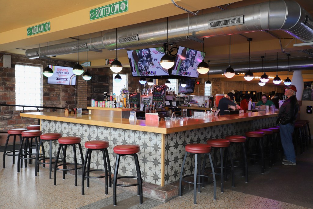 Join the Fun: Bartender Opportunities at Cherry Lanes